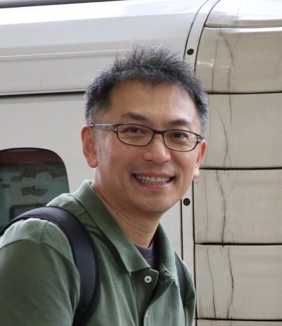 Ching Keng 耿晴 (Center Director)